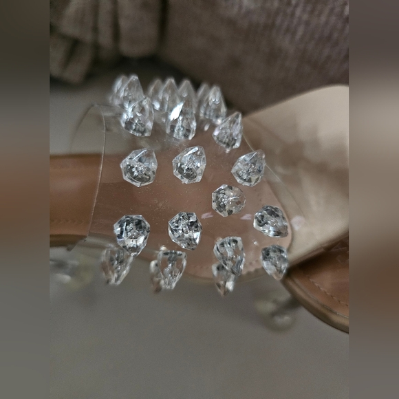 👠CAPE ROBBIN Heels (8.5, Clear) - Picture 4 of 9